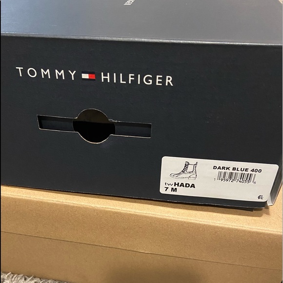 (NIB) Tommy Hilfiger Dark Blue Hada Duck Boots. Sz. 7 - Picture 9 of 9